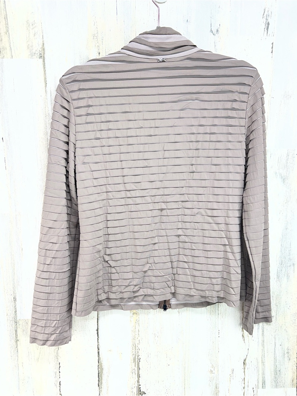 ST. JOHN Yellow Label Mock Neck Taupe Layered Pleat Full Zip Jacket Womens Small - Picture 5 of 7